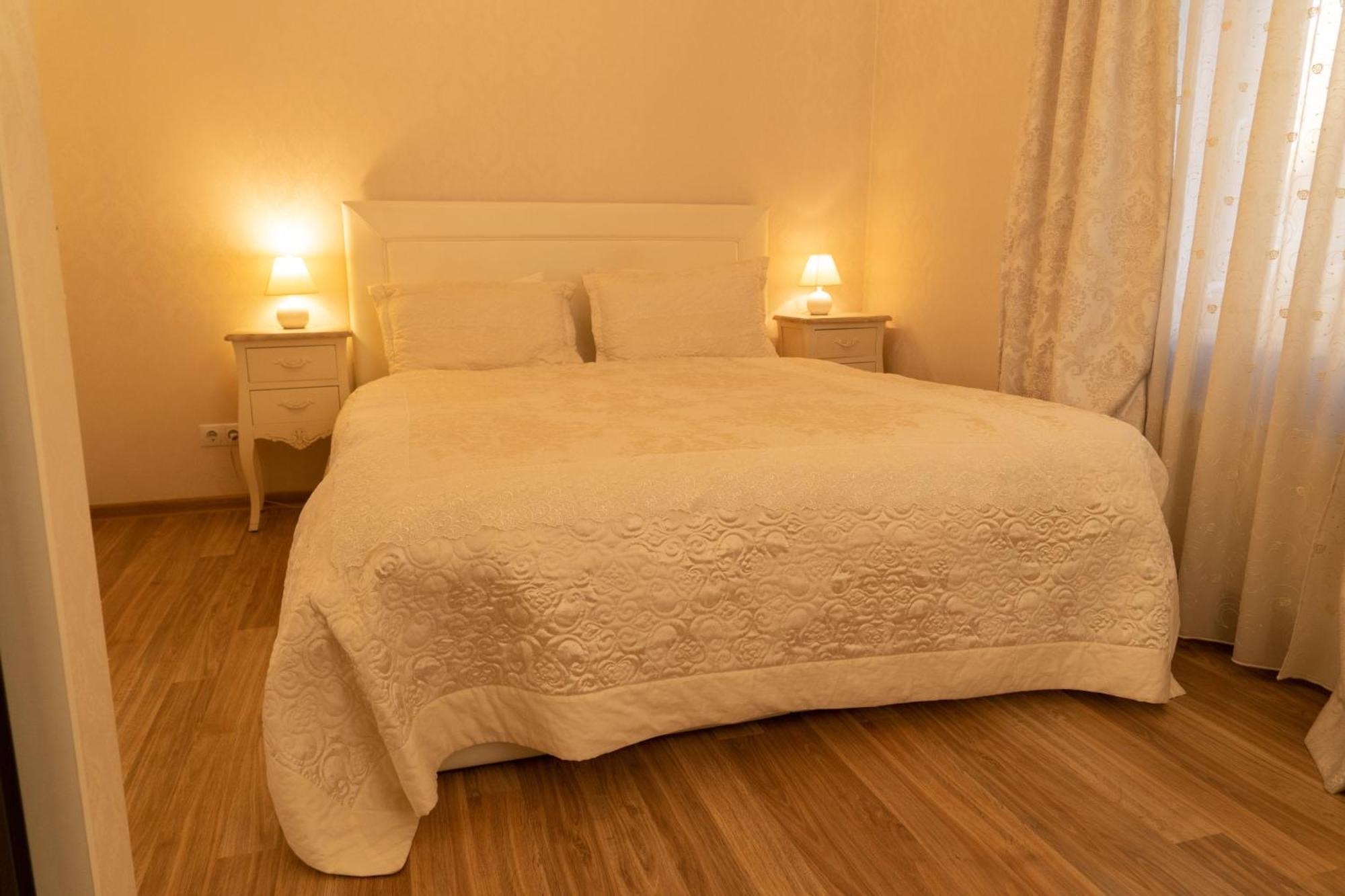 Elegant Apartment In Historical Centre & Free Locked Parking Riga Luaran gambar