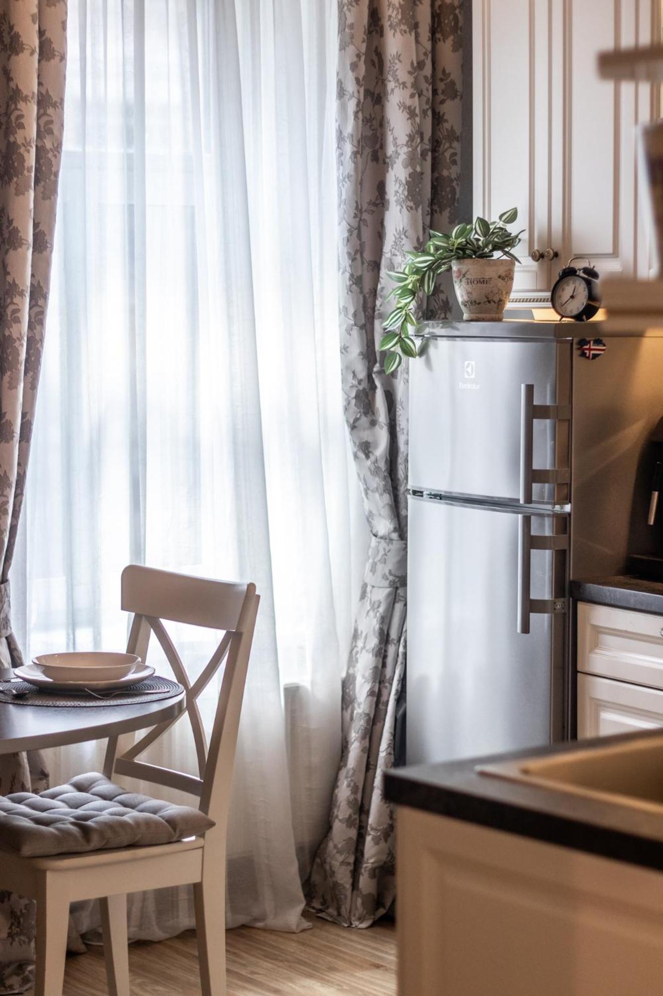Elegant Apartment In Historical Centre & Free Locked Parking Riga Luaran gambar