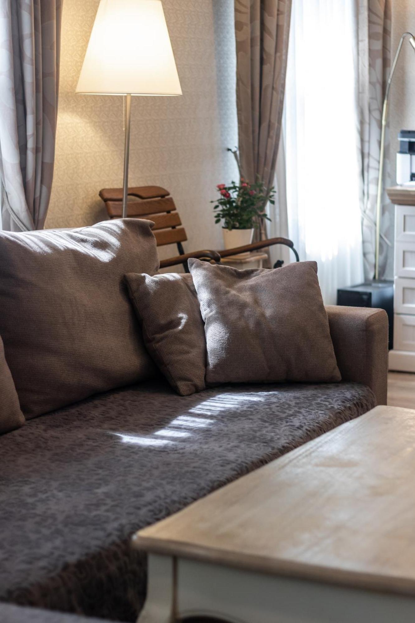 Elegant Apartment In Historical Centre & Free Locked Parking Riga Luaran gambar