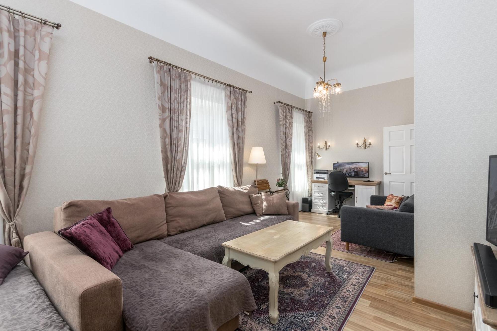 Elegant Apartment In Historical Centre & Free Locked Parking Riga Luaran gambar
