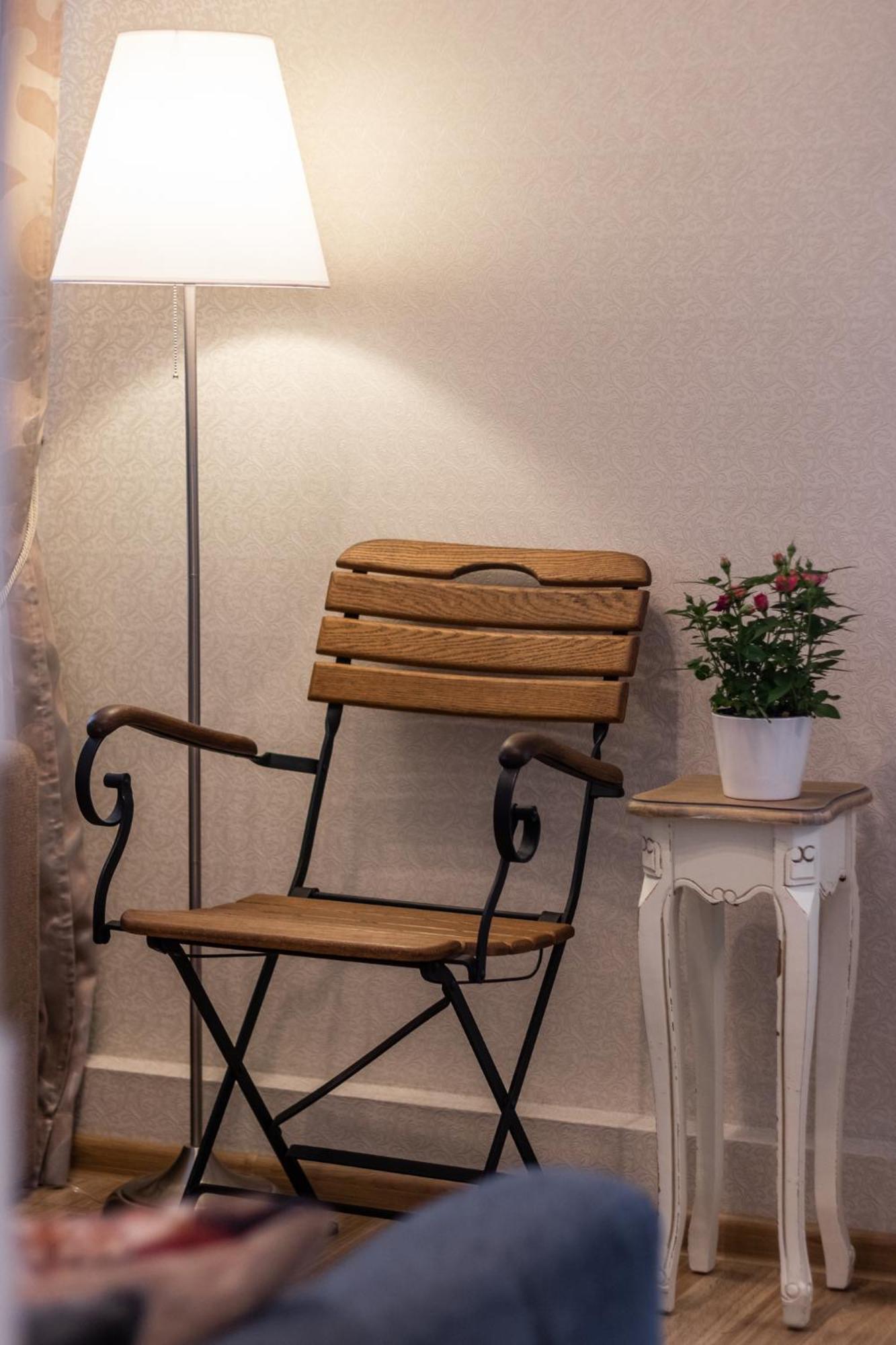 Elegant Apartment In Historical Centre & Free Locked Parking Riga Luaran gambar